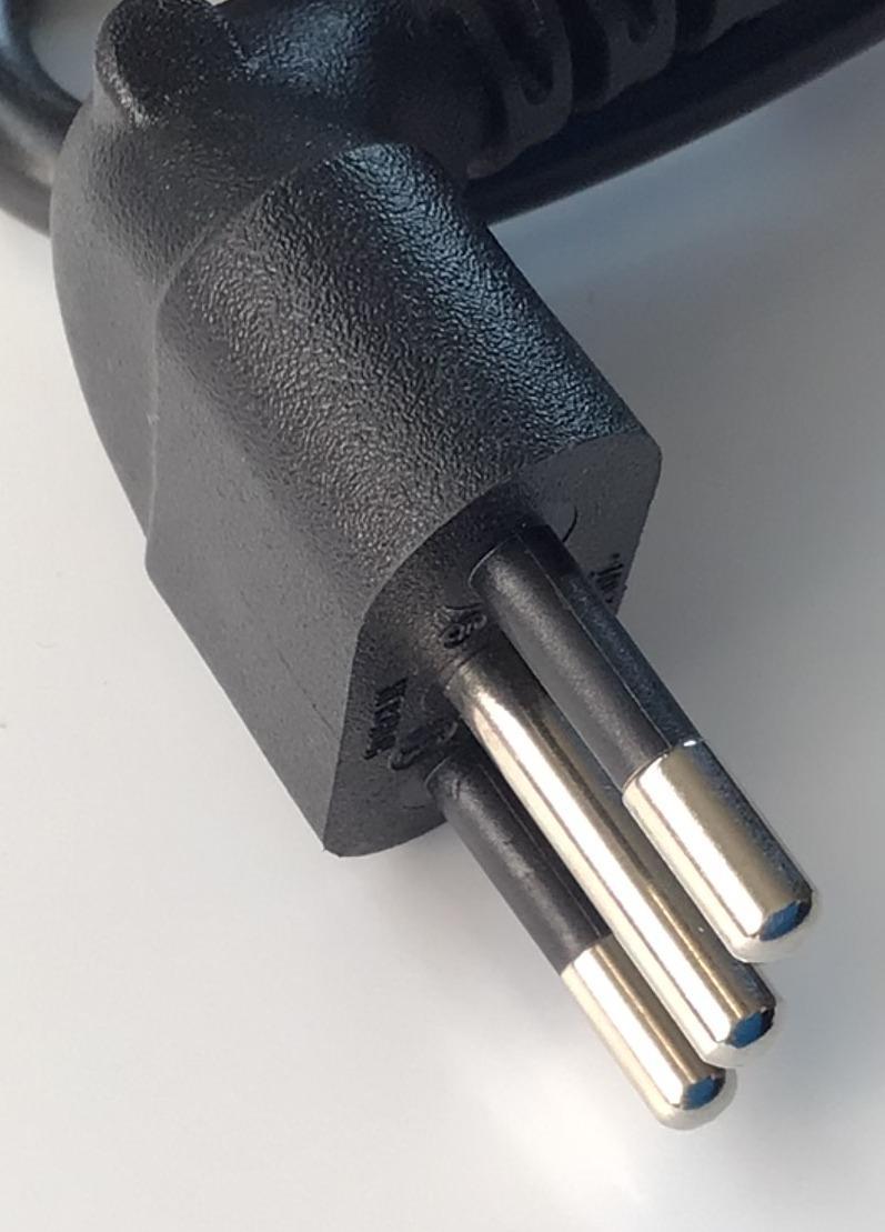 CABLE DE CORRIENTE “NUEVO“ / TRIFASICO / TREBOL / MICKEY / ENCHUFE TIPO L O TIPO ITALIANO / 10 A / 16 A / 220-250 V / 3 CLAVIJAS / COMPATIBLE CON DIFERENTES DISPOSITIVOS         - Imagen 3